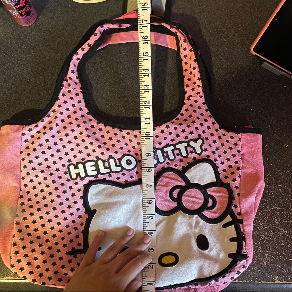 Hello Kitty Purse - Picture 13 of 14
